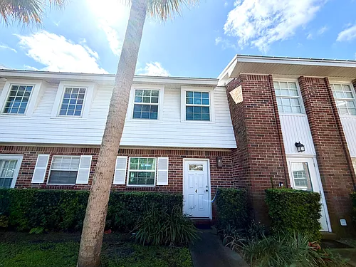 413 N Cypress Dr Photo 1