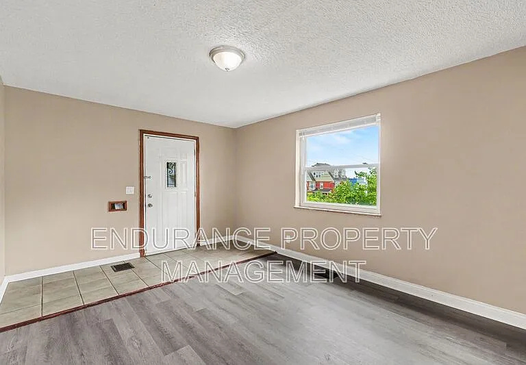 937 Grand Ave — Photo 6