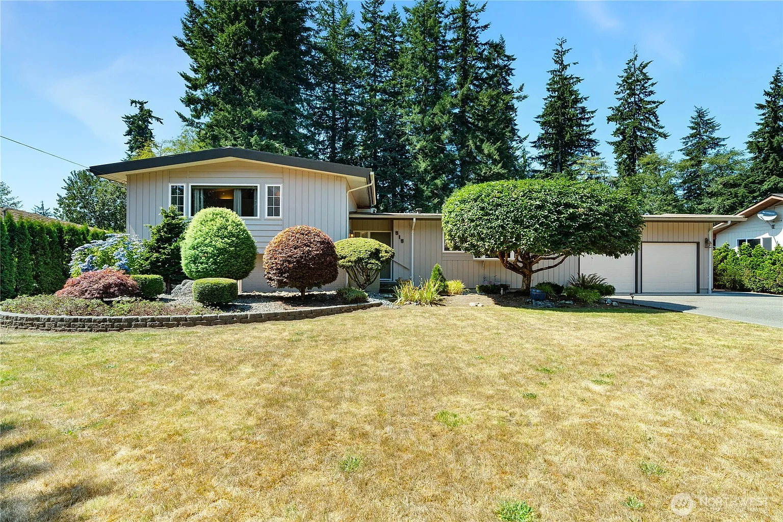 515 Carl Way photo 1