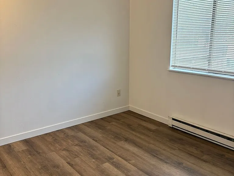 6119-6123 N Addison Ct — Photo 10