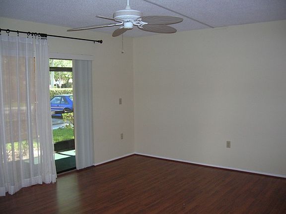 5th image of 5789 Gardens Dr #102