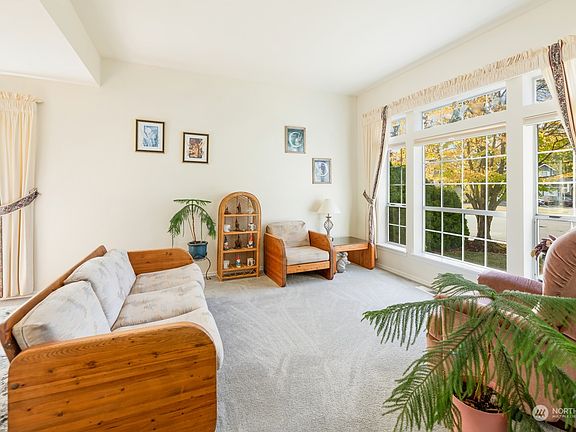 4th image of 6619 56th Drive NE