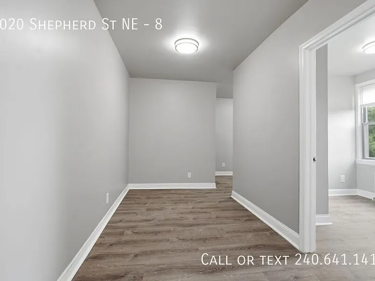 2020 Shepherd St NE #8 — Photo 4