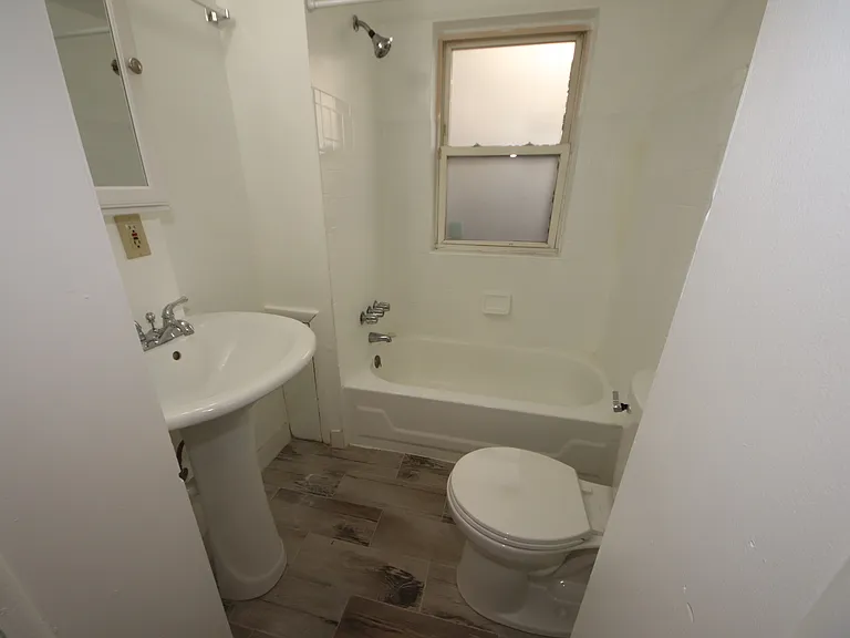 17 E Centre St #4 — Photo 11
