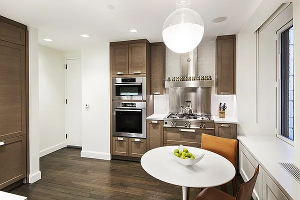 Sold by Stribling | media 10