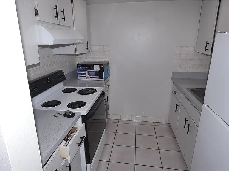5250 15th St N #7 — Photo 3