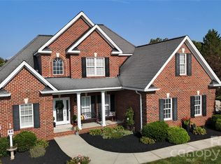 2400 Carriage Ln, Lincolnton, NC 28092