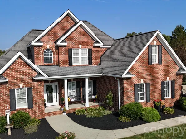 2400 Carriage Ln, Lincolnton, NC 28092