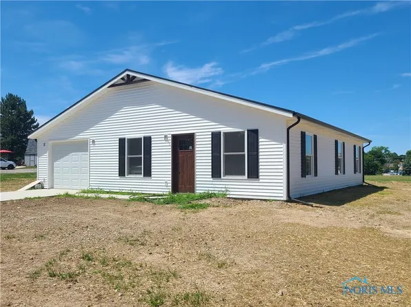 108 W Lynn St, Stryker, OH 43557