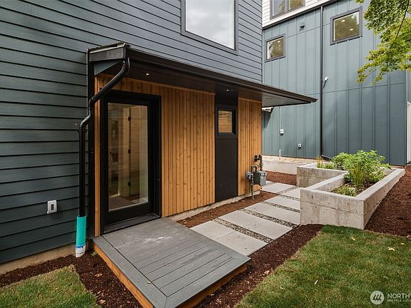 3rd image of 9211 12th Avenue NE