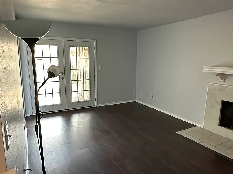 1825 E Lindsey St #2 — Photo 4