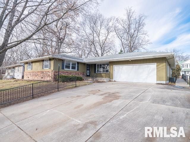 1st image of 2907 W Brookside Dr