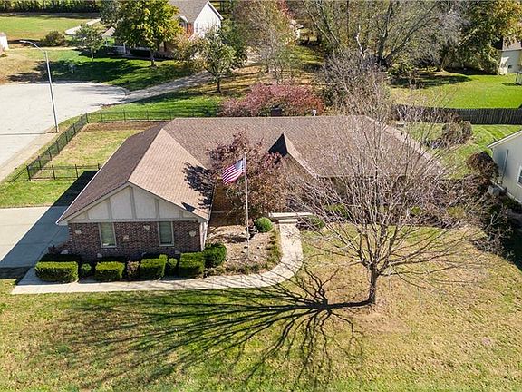 4th image of 2501 S Seminole Dr