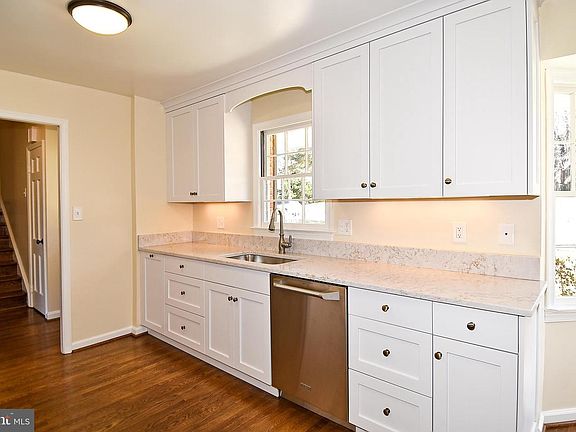 4th image of 3308 Wake Dr