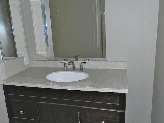 4th image of 4410 N Longview Ave Unit 222