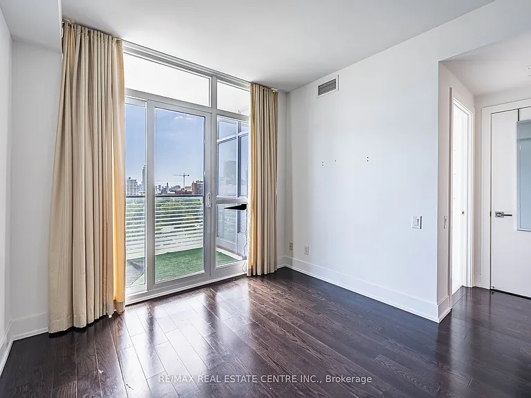 170 Avenue Rd #1203 — Photo 17
