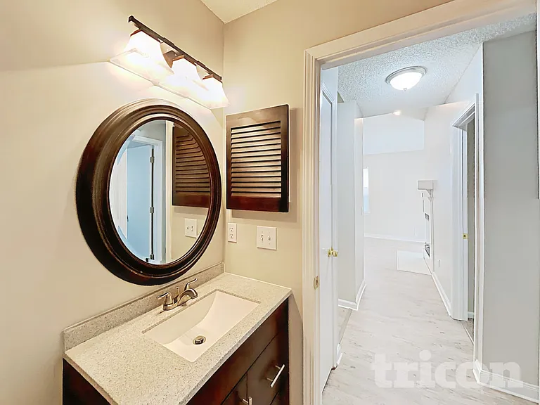 10819 Grand Central Pl N — Photo 10