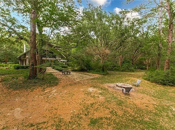 2nd image of 76163 Louis Quave Rd