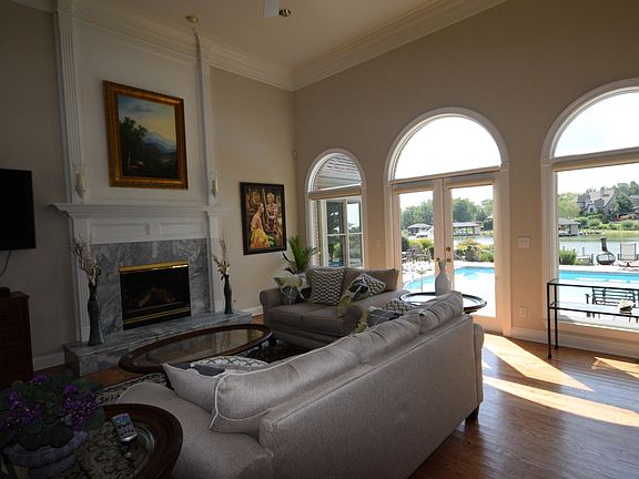 5th image of 10533 Lakecove Way