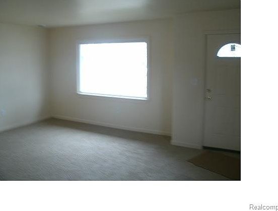 3rd image of 350 W Woodward Heights Blvd