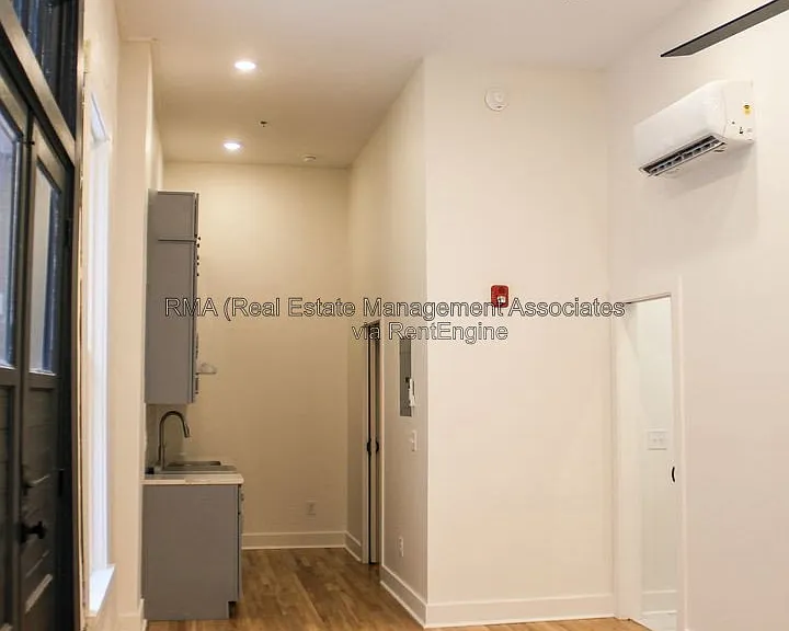 4 Zebulon St #1A — Photo 4