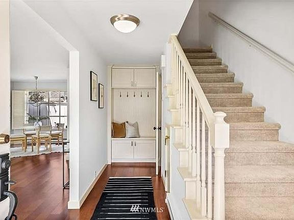 2nd image of 1420 Bellevue Way SE APT 3