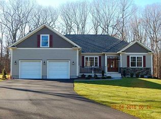 10 Parasol Ct, Johnston, RI 02919