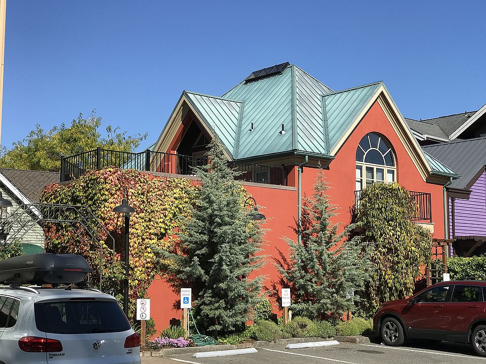 1st image of 221 2nd St #910