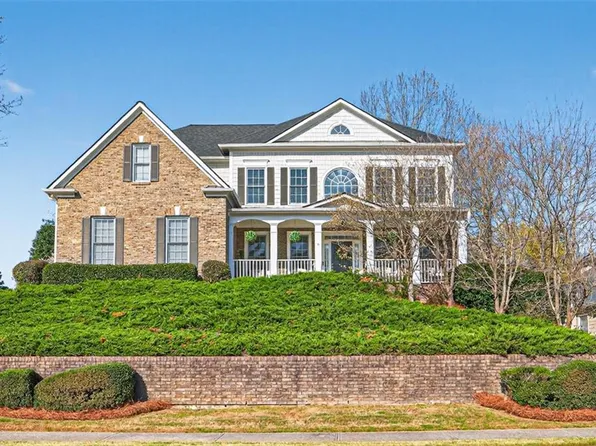 1710 Winter Jasmine Dr, Dacula, GA 30019