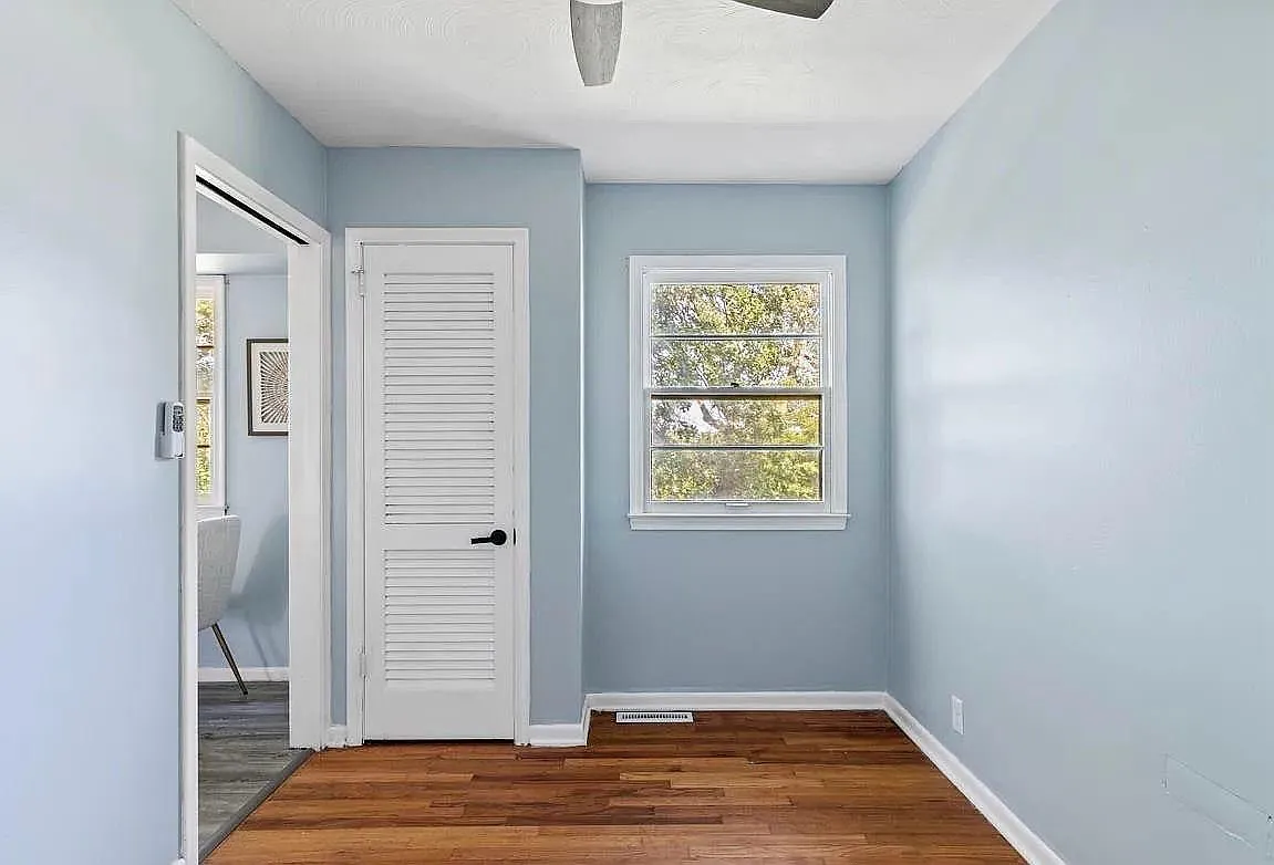 5506 N 69th Ave — Photo 3