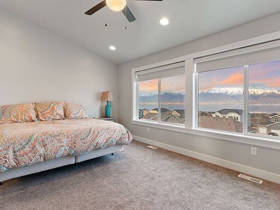 4th image of 2852 S Kollman Ln