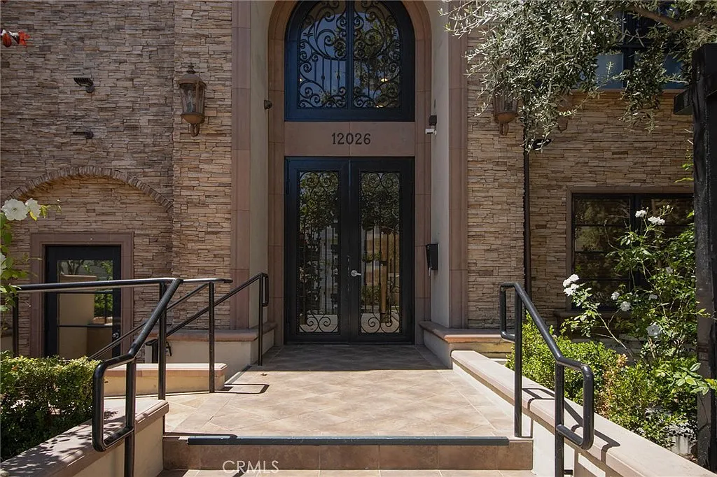 12026 Hoffman St — Photo 4