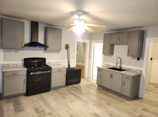 10 Charlton St APT 3, Southbridge, MA 01550