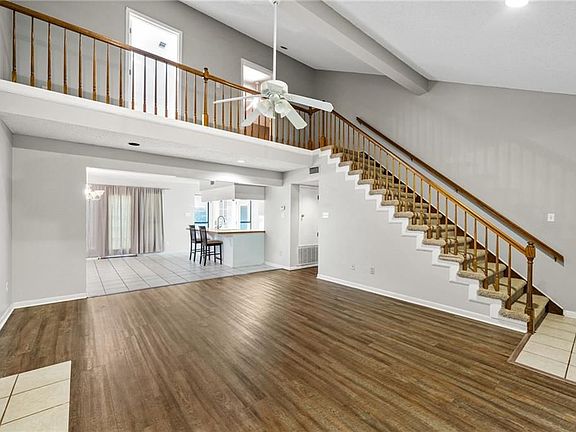 5th image of 908 Wildwood Ave