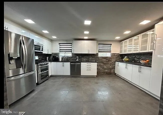 355 Avon St — Photo 1