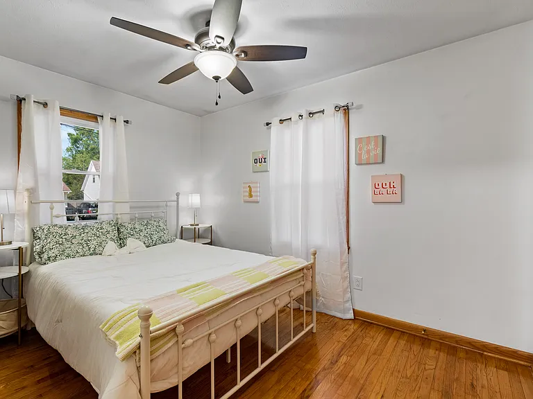 153 Thorlone Ave — Photo 13