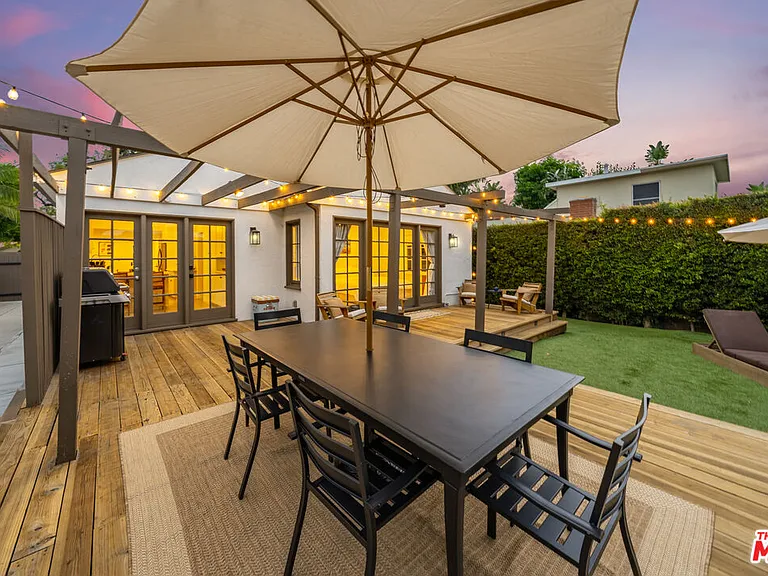 6537 Moore Dr — Photo 30