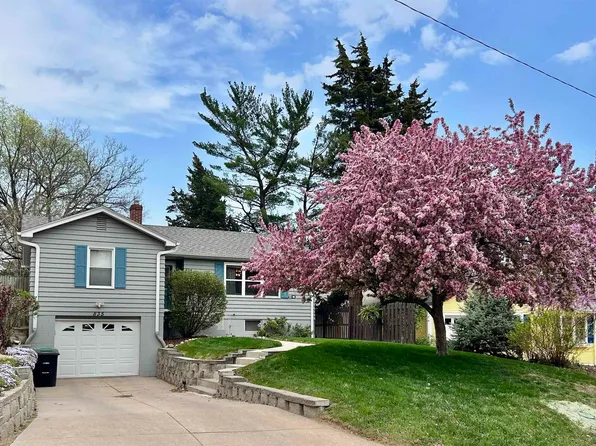 835 S 67th Ave, Omaha, NE 68106