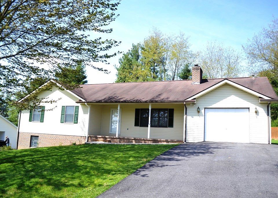 1st image of 425 Arrow Ln