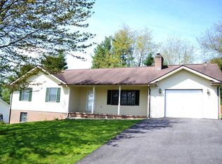 425 Arrow Ln, Wytheville, VA 24382