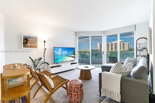 21055 Yacht Club Dr Photo 1
