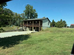 7003 River Rd, Iuka, IL 62849