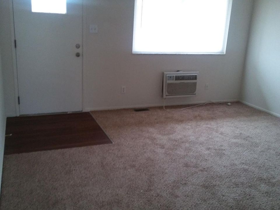 2nd image of 1243 Uhlwood Dr