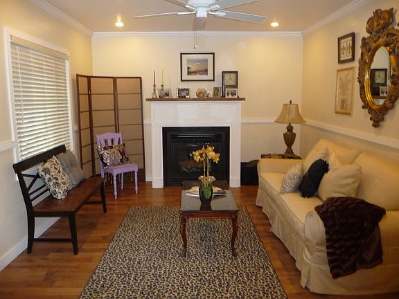 4th image of 3017 E Linden Street