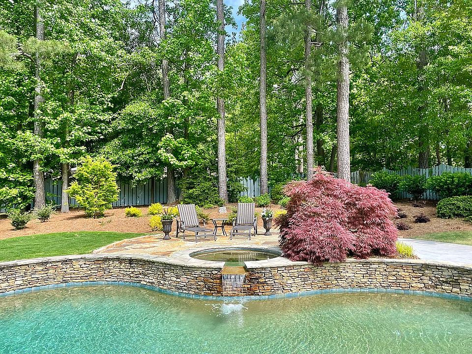 2nd image of 28 Peppertree Ct