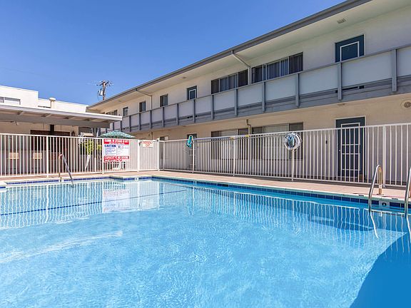 3rd image of 22620 Ocean Ave APT 8