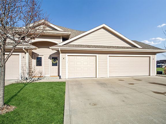 2nd image of 2407 NE Oak Dr Unit 4