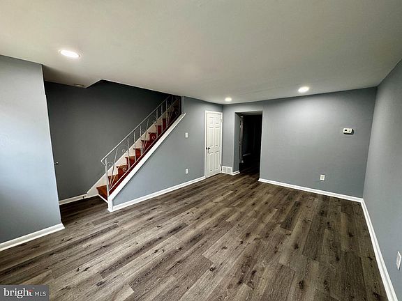 3rd image of 8519 Marsden St