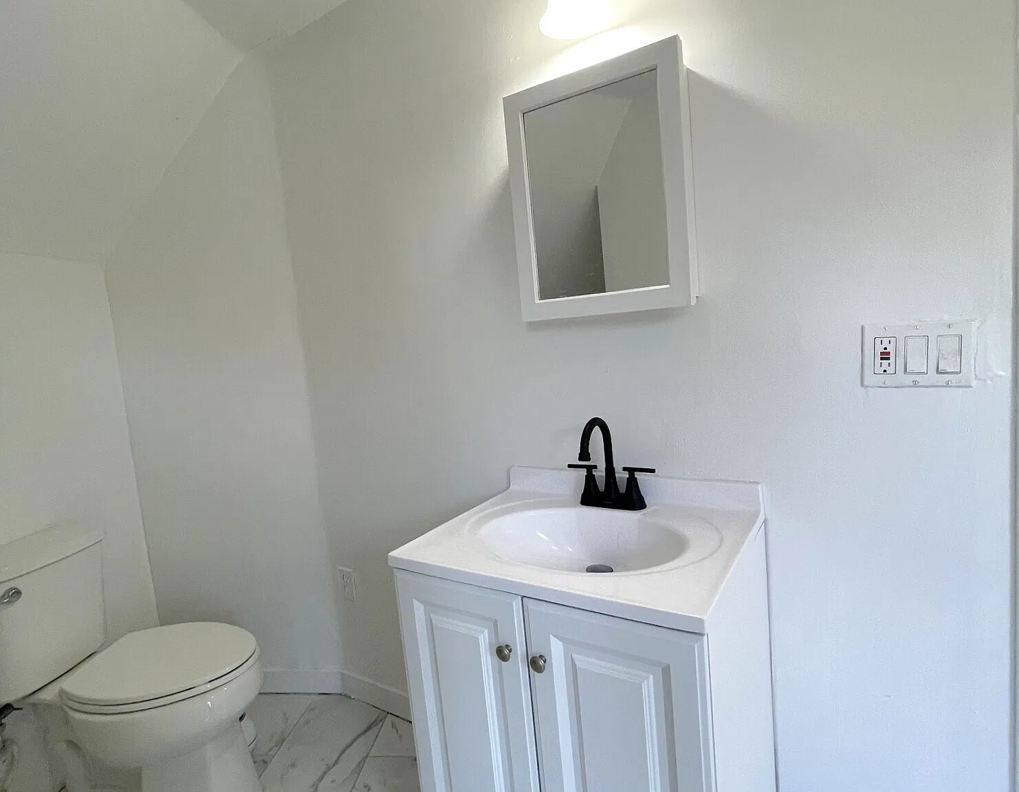 2 bed, 1.0 bath, 750 sqft, $1,800 — Photo 3