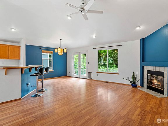 3rd image of 8216 1st Street SE